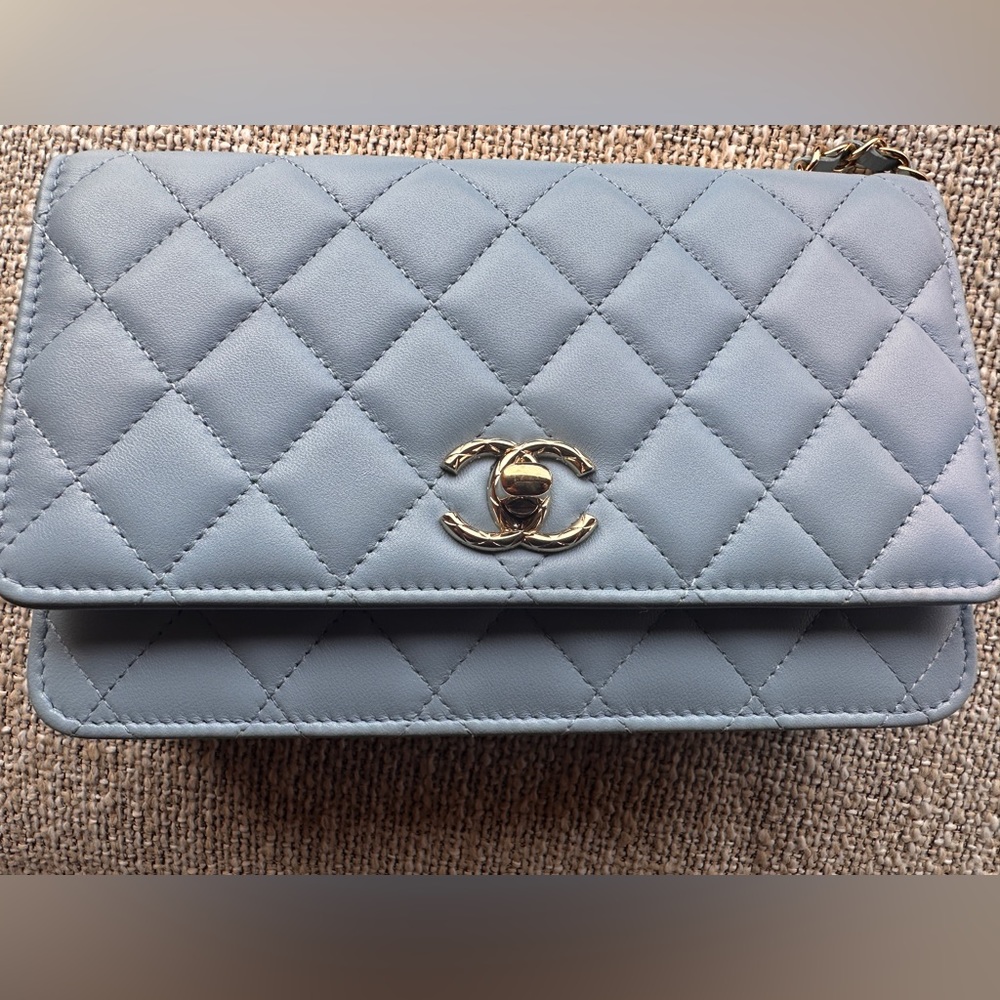 Chanel wallet on chain<SOLD>